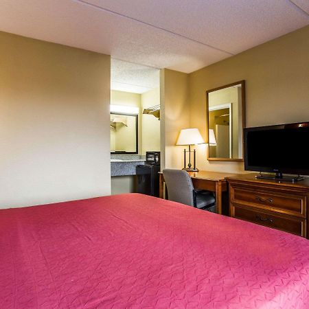 Rodeway Inn Charlotte Downtown Buitenkant foto
