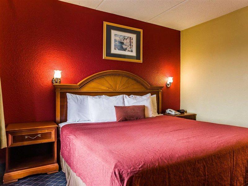 Rodeway Inn Charlotte Downtown Buitenkant foto
