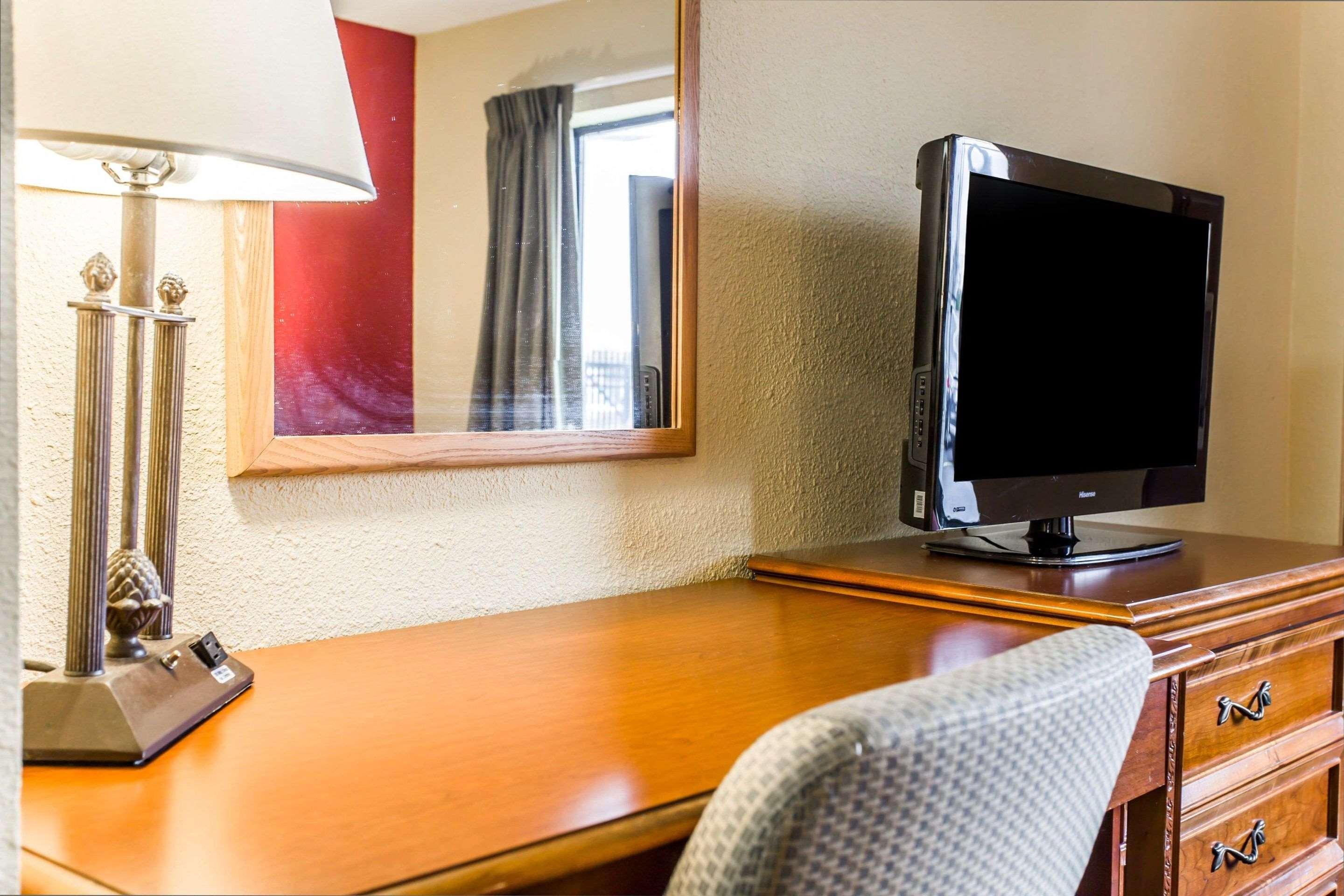 Rodeway Inn Charlotte Downtown Buitenkant foto